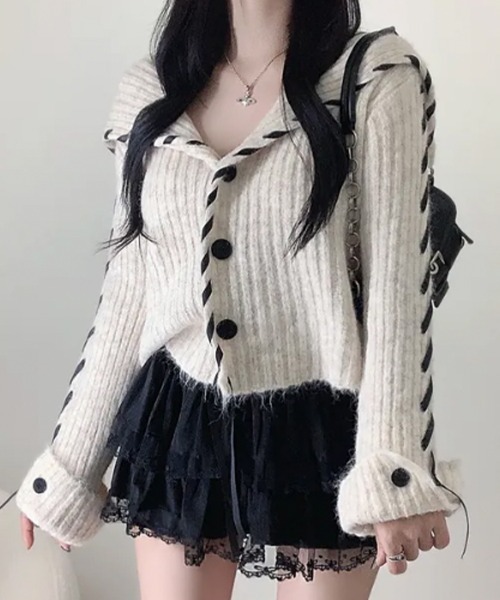 VIVID LADY(ビビッドレディー)の「配色レースアップ ショート丈 ニットカーディガン(ニット/セーター・レディース・ライトグレー/アイボリー/チャコールグレー・FREE)」の1枚目の写真