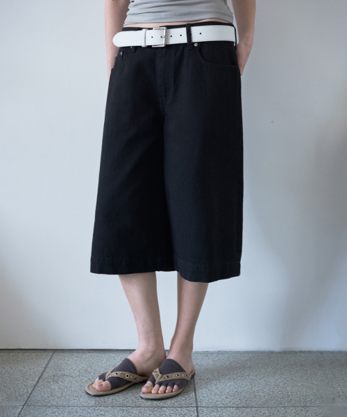 MILLO WOMEN（ミロウーマン）の「マキシデニムバミューダパンツ[ブラック]（その他パンツ・レディース・その他・SMALL/MEDIUM）」の15枚目の写真