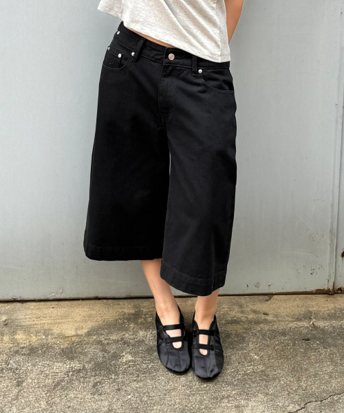 MILLO WOMEN（ミロウーマン）の「マキシデニムバミューダパンツ[ブラック]（その他パンツ・レディース・その他・SMALL/MEDIUM）」の14枚目の写真