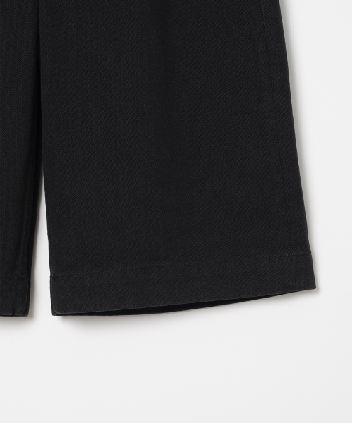 MILLO WOMEN（ミロウーマン）の「マキシデニムバミューダパンツ[ブラック]（その他パンツ・レディース・その他・SMALL/MEDIUM）」の8枚目の写真