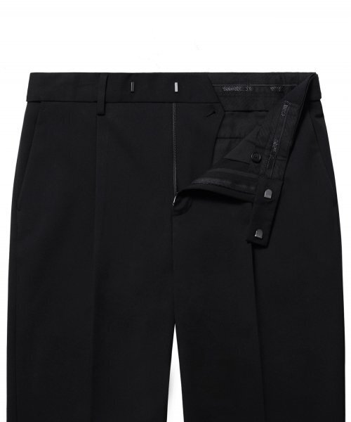 MUSINSA STANDARD（ムシンサスタンダード）の「キャロットヒドゥンバンディングクロップドスラックス[ブラック]（スラックス・メンズ・その他・26/27/28/29）」の3枚目の写真