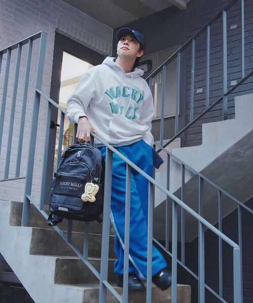 Wacky WiLLy(ワッキーウィリー)の「レタリンググラフィックフードライトグレー(パーカー・レディース・その他・SMALL/MEDIUM/LARGE/X-LARGE)」の8枚目の写真