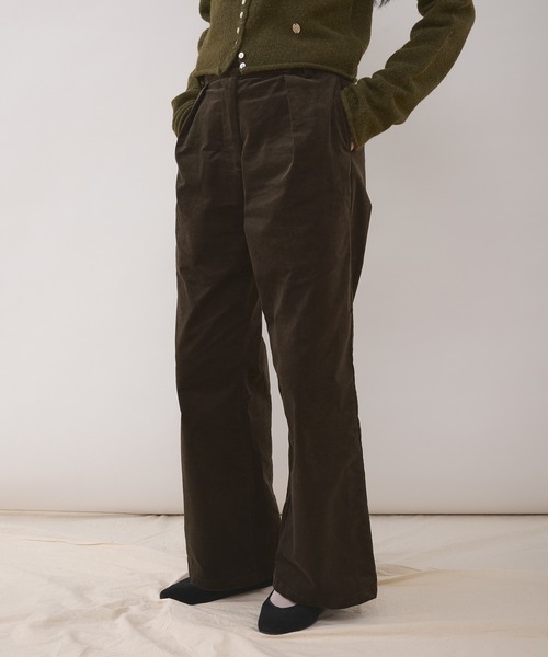 MUHET(ミュエータ)の「waist design straight pants / ウエストデザインストレートパンツ(その他パンツ・レディース・ベージュ/ネイビー/ブラウン・SMALL/MEDIUM/LARGE)」の2枚目の写真