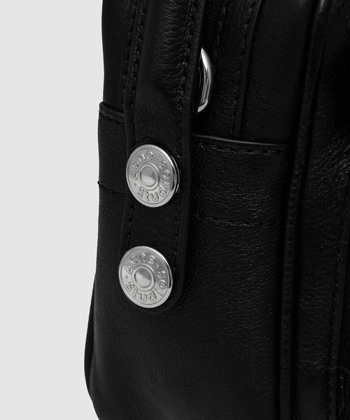 Acne Studios（アクネストゥディオズ）の「Camero Party（ハンドバッグ・レディース・ブラック・ONE SIZE）」の6枚目の写真