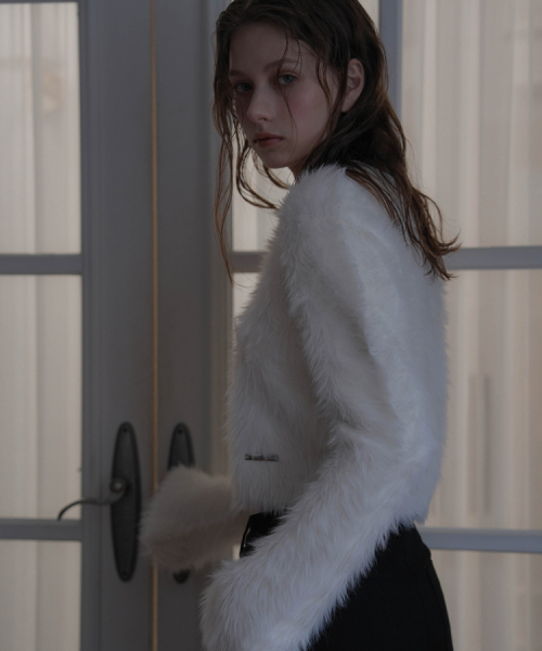 DEHEVE（デヘヴェ）の「Hairy Flare Sleeve Knit [Ivory]（ニット/セーター・レディース・アイボリー・FREE）」の8枚目の写真