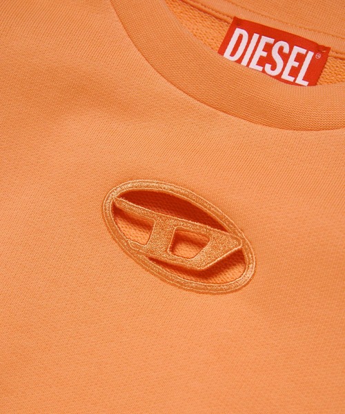 DIESEL KIDS(ディーゼルキッズ)の「DIESEL(ディーゼル)Kids & Junior ワンポイントブランドロゴスウェットプルオーバー(スウェット・キッズ・ブラック/ホワイト/イエロー/コーラル/ピンク・4Y/10Y/12Y/16Y/14Y/6Y/8Y)」の9枚目の写真