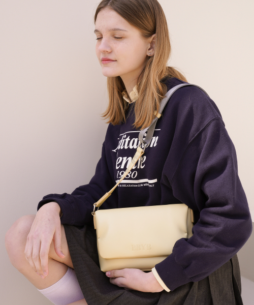 BBYB(ビービーワイビー)の「Popa Unisex Small Messenger Bag (Butter Yellow)(メッセンジャーバッグ・レディース・その他・FREE)」の2枚目の写真