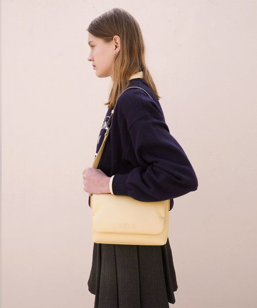 BBYB(ビービーワイビー)の「Popa Unisex Small Messenger Bag (Butter Yellow)(メッセンジャーバッグ・レディース・その他・FREE)」の3枚目の写真