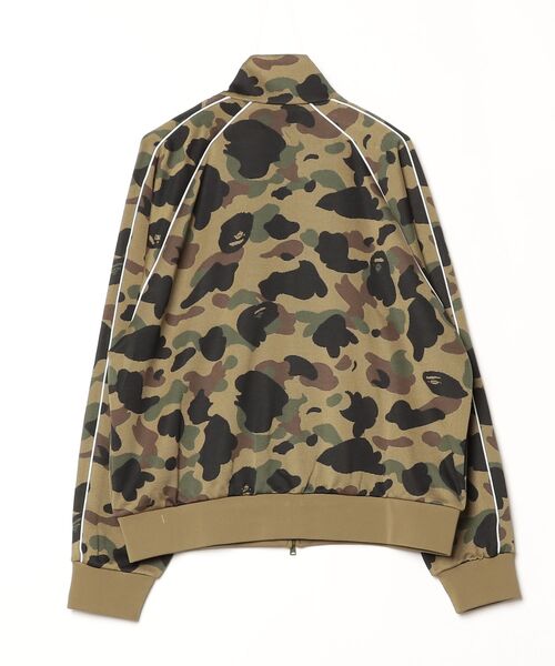 A BATHING APE（アベイシングエイプ）の「1ST CAMO LOGO RELAXED FIT TRACK JACKET（ジャージ・メンズ・グリーン/イエロー・MEDIUM/X-LARGE/SMALL/XX-LARGE/LARGE）」の7枚目の写真