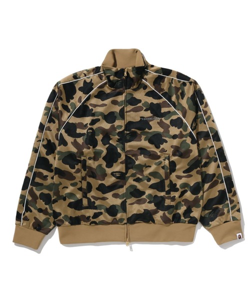 A BATHING APE（アベイシングエイプ）の「1ST CAMO LOGO RELAXED FIT TRACK JACKET（ジャージ・メンズ・グリーン/イエロー・MEDIUM/X-LARGE/SMALL/XX-LARGE/LARGE）」の2枚目の写真