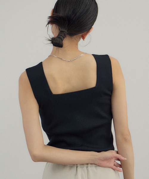 SALON adam et rope'（サロン アダム エ ロペ）の「シルクリブタンクトップ（タンクトップ・レディース・ベージュ/ブラック/オフホワイト・FREE）」の8枚目の写真