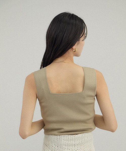 SALON adam et rope'（サロン アダム エ ロペ）の「シルクリブタンクトップ（タンクトップ・レディース・ベージュ/ブラック/オフホワイト・FREE）」の12枚目の写真