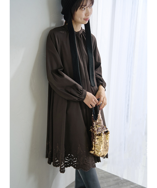 IENA（イエナ）の「エンブロイダードティアードレス（ワンピース・レディース・チャコールグレー/ブラウン・38/36）」の20枚目の写真