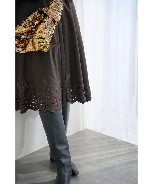 IENA（イエナ）の「エンブロイダードティアードレス（ワンピース・レディース・チャコールグレー/ブラウン・38/36）」の21枚目の写真