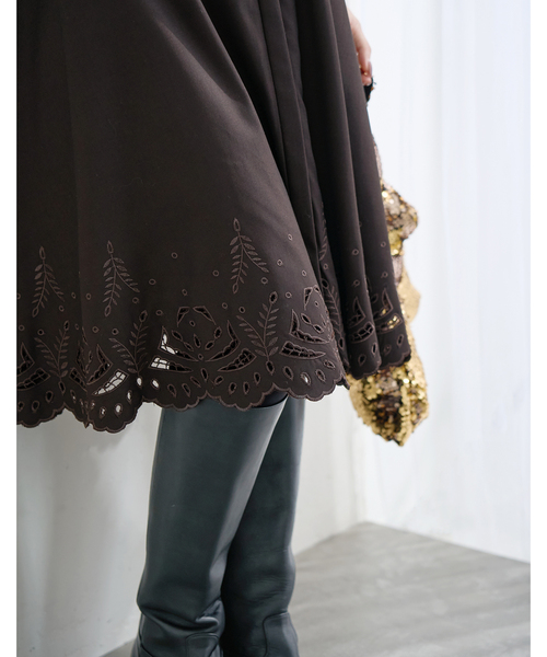 IENA（イエナ）の「エンブロイダードティアードレス（ワンピース・レディース・チャコールグレー/ブラウン・38/36）」の10枚目の写真