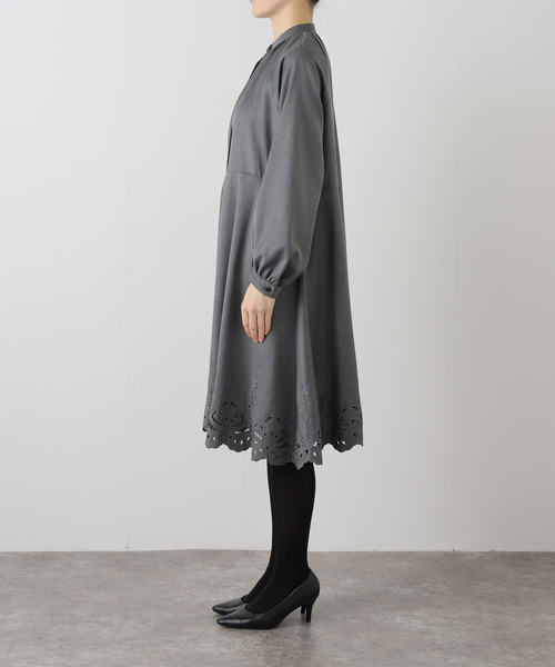 IENA（イエナ）の「エンブロイダードティアードレス（ワンピース・レディース・チャコールグレー/ブラウン・38/36）」の12枚目の写真