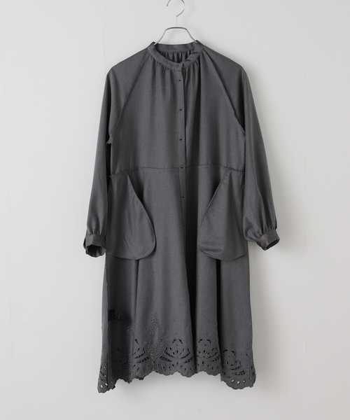 IENA（イエナ）の「エンブロイダードティアードレス（ワンピース・レディース・チャコールグレー/ブラウン・38/36）」の3枚目の写真