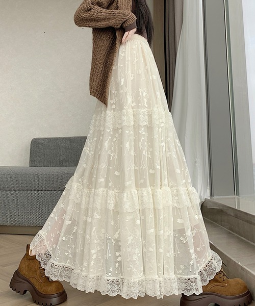 &soiree(アンドソワレ)の「総レースフレアスカート(スカート・レディース・オフホワイト・X-LARGE/LARGE/MEDIUM/SMALL)」の3枚目の写真
