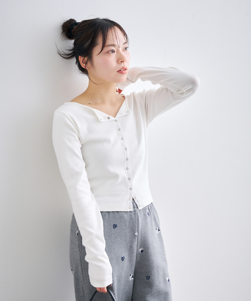 U by SPICK&SPAN(ユーバイスピックアンドスパン)の「ベアテレコカットトップス(カーディガン/ボレロ・レディース・ホワイト/チャコールグレー・FREE)」の2枚目の写真