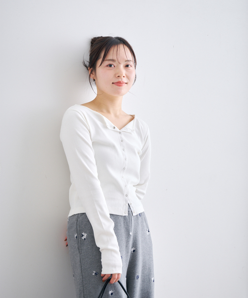 U by SPICK&SPAN(ユーバイスピックアンドスパン)の「ベアテレコカットトップス(カーディガン/ボレロ・レディース・ホワイト/チャコールグレー・FREE)」の11枚目の写真