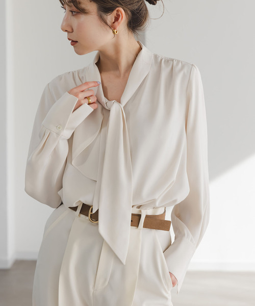 Noble(ノーブル)の「《WEB&日本橋店限定・追加》ロイヤルサテンボウタイブラウス(シャツ/ブラウス・レディース・アイボリー/ピンク系その他・FREE)」の7枚目の写真