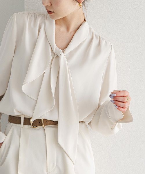 Noble(ノーブル)の「《WEB&日本橋店限定・追加》ロイヤルサテンボウタイブラウス(シャツ/ブラウス・レディース・アイボリー/ピンク系その他・FREE)」の9枚目の写真