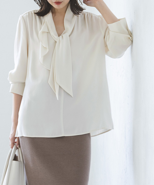 Noble(ノーブル)の「《WEB&日本橋店限定・追加》ロイヤルサテンボウタイブラウス(シャツ/ブラウス・レディース・アイボリー/ピンク系その他・FREE)」の13枚目の写真