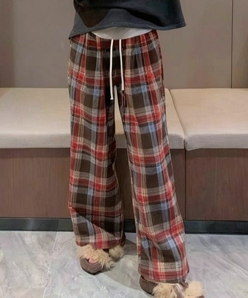 gossip!ロサンゼルス(ゴシップロサンゼルス)の「【Y2Kガーリー】レトロチェック裏起毛ストレートパンツ(スウェットパンツ・レディース・ネイビー/ブラウン・M)」の14枚目の写真