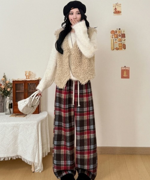 gossip!ロサンゼルス(ゴシップロサンゼルス)の「【Y2Kガーリー】レトロチェック裏起毛ストレートパンツ(スウェットパンツ・レディース・ネイビー/ブラウン・M)」の22枚目の写真