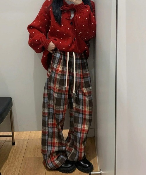 gossip!ロサンゼルス(ゴシップロサンゼルス)の「【Y2Kガーリー】レトロチェック裏起毛ストレートパンツ(スウェットパンツ・レディース・ネイビー/ブラウン・M)」の16枚目の写真