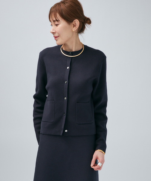 VERMEIL par iena(ヴェルメイユパーイエナ)の「スムースクルーネックショートカーディガン(カーディガン/ボレロ・レディース・アイボリー/ネイビー/レッド・FREE)」の14枚目の写真