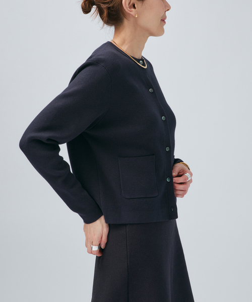 VERMEIL par iena(ヴェルメイユパーイエナ)の「スムースクルーネックショートカーディガン(カーディガン/ボレロ・レディース・アイボリー/ネイビー/レッド・FREE)」の16枚目の写真