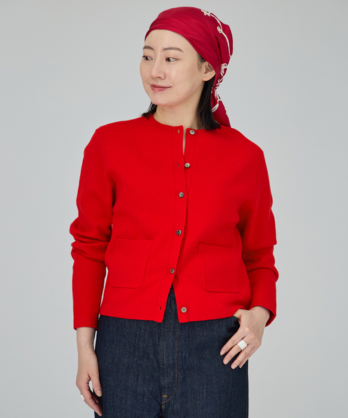 VERMEIL par iena(ヴェルメイユパーイエナ)の「スムースクルーネックショートカーディガン(カーディガン/ボレロ・レディース・アイボリー/ネイビー/レッド・FREE)」の20枚目の写真