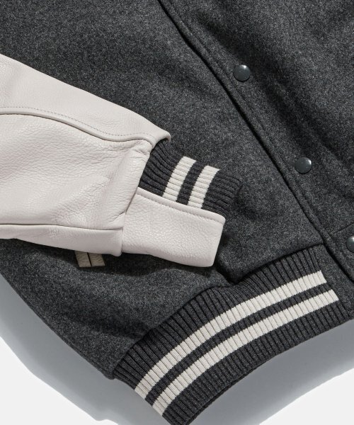 ESPIONAGE(エスピオナジ)の「Standard Varsity Jacket Charcoal(スタジャン・レディース・その他・XL/M/L)」の8枚目の写真
