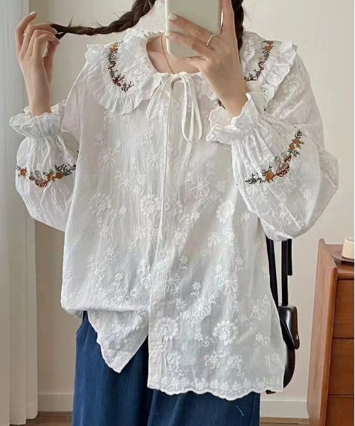 &soiree(アンドソワレ)の「フラワー刺繍リボンフリルブラウス(シャツ/ブラウス・レディース・アイボリー/ホワイト・FREE)」の2枚目の写真