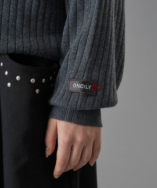 ONCILY(オンシェリー)の「CONTRAST COLLAR RIB KNIT POLO / 襟配色ニットポロ(ポロシャツ・メンズ・ベージュ/チャコールグレー/ブルー・SMALL/MEDIUM/LARGE)」の9枚目の写真