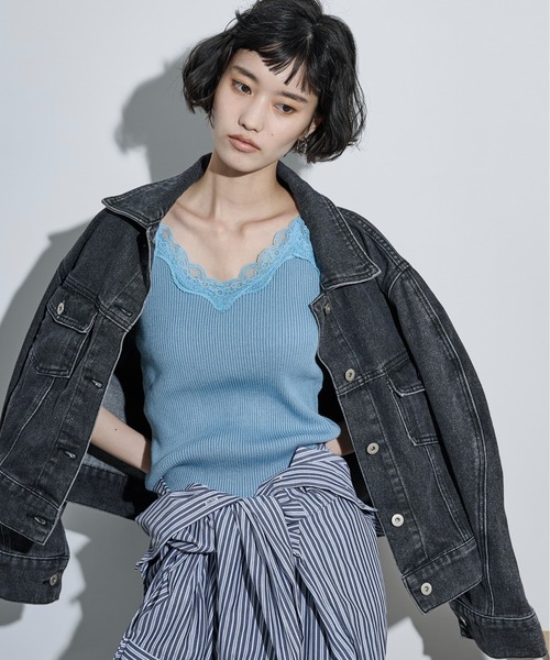 THE YOn（ザヨン）の「レースVネックリブコットンニットキャミ（キャミソール・レディース・カーキブラウン/ブラック/ブルー/グレー/オフホワイト・FREE）」の5枚目の写真