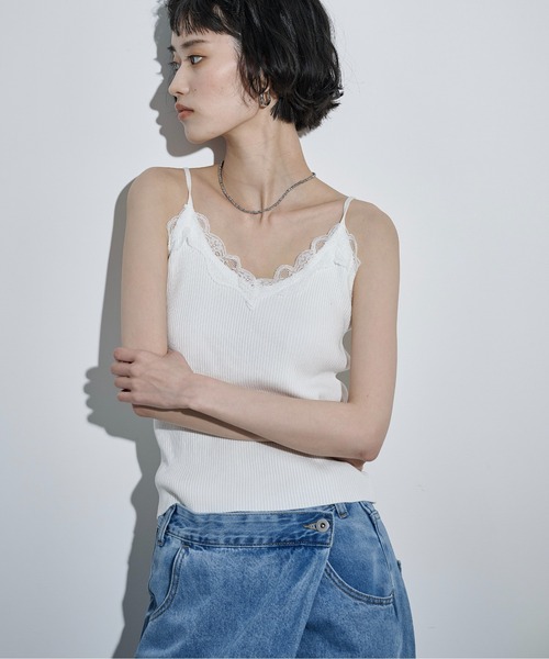 THE YOn（ザヨン）の「レースVネックリブコットンニットキャミ（キャミソール・レディース・カーキブラウン/ブラック/ブルー/グレー/オフホワイト・FREE）」の8枚目の写真