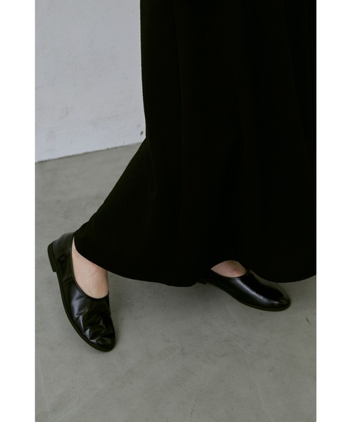 un/neu（アンノイ）の「ソフトラウンドフラットシューズ（パンプス・レディース・ブラック・LARGE/MEDIUM/SMALL）」の6枚目の写真