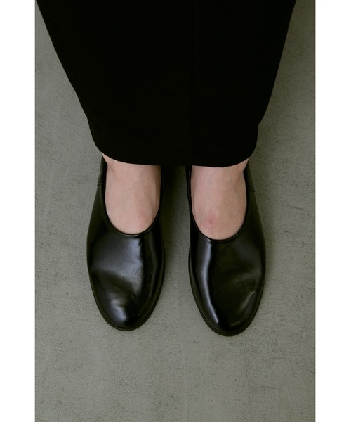 un/neu（アンノイ）の「ソフトラウンドフラットシューズ（パンプス・レディース・ブラック・LARGE/MEDIUM/SMALL）」の4枚目の写真