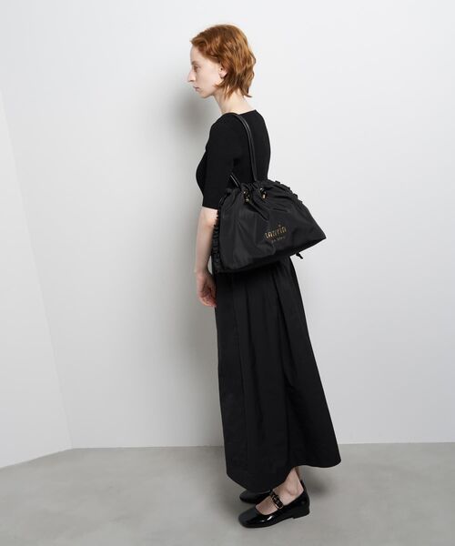 LANVIN en Bleu(ランバンオンブルー)の「サイドフリルドロストトートバッグ小(トートバッグ・レディース・チャコールグレー/ブラック/カーキ・FREE)」の17枚目の写真