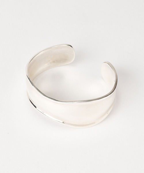 Curensology（カレンソロジー）の「Curensology(カレンソロジー)/＜ＣＳＧ＞シルバーカーブバングル（バングル/リストバンド・レディース・シルバー・FREE）」の3枚目の写真