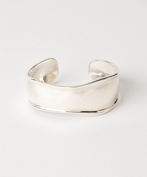 Curensology（カレンソロジー）の「Curensology(カレンソロジー)/＜ＣＳＧ＞シルバーカーブバングル（バングル/リストバンド・レディース・シルバー・FREE）」の5枚目の写真