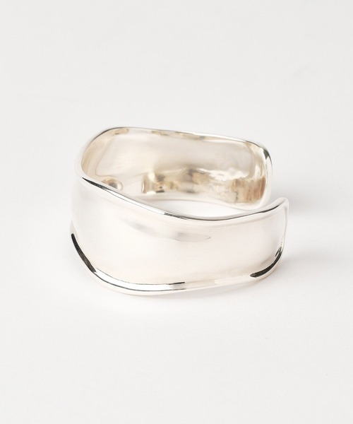 Curensology（カレンソロジー）の「Curensology(カレンソロジー)/＜ＣＳＧ＞シルバーカーブバングル（バングル/リストバンド・レディース・シルバー・FREE）」の6枚目の写真