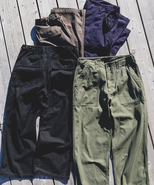 BEAMS PLUS（ビームスプラス）の「MIL Utility Trousers Reversed Sateen（その他パンツ・メンズ・グリーン/オリーブ/ネイビー/ブラック・SMALL/X-LARGE/LARGE/MEDIUM）」の5枚目の写真