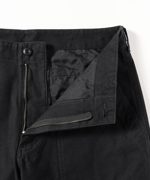 BEAMS PLUS（ビームスプラス）の「MIL Utility Trousers Reversed Sateen（その他パンツ・メンズ・グリーン/オリーブ/ネイビー/ブラック・SMALL/X-LARGE/LARGE/MEDIUM）」の14枚目の写真