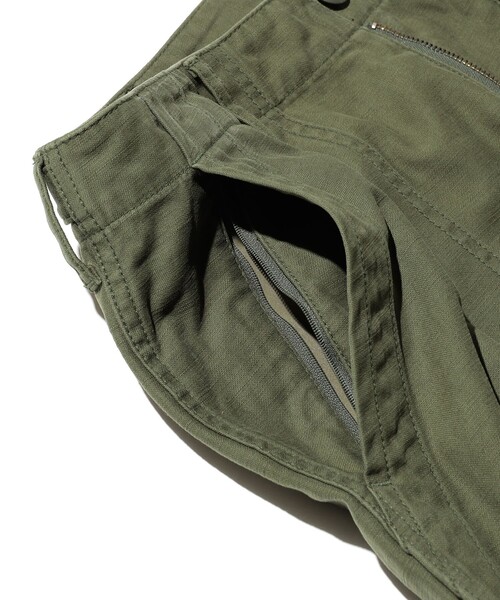BEAMS PLUS（ビームスプラス）の「MIL Utility Trousers Reversed Sateen（その他パンツ・メンズ・グリーン/オリーブ/ネイビー/ブラック・SMALL/X-LARGE/LARGE/MEDIUM）」の18枚目の写真
