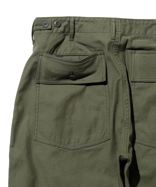 BEAMS PLUS（ビームスプラス）の「MIL Utility Trousers Reversed Sateen（その他パンツ・メンズ・グリーン/オリーブ/ネイビー/ブラック・SMALL/X-LARGE/LARGE/MEDIUM）」の19枚目の写真