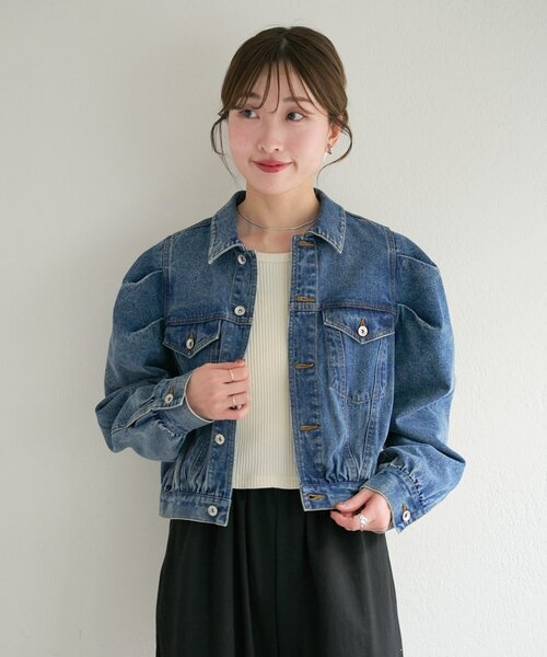 Kastane（カスタネ）の「【一部店舗限定/S.Mサイズ展開】B デニムパフジャケット（デニムジャケット・レディース・ブラック/ブルー・SMALL/MEDIUM）」の3枚目の写真