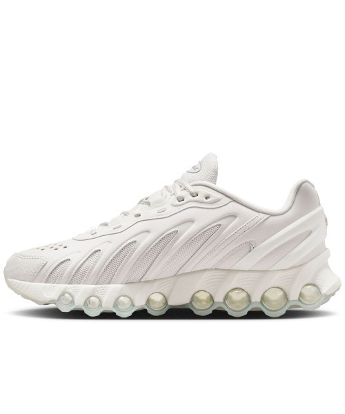 NIKE(ナイキ)の「NIKE Air Max Dn8 Leather(ナイキ エアマックス Dn8 レザー)(スニーカー・メンズ・ホワイト系/ブラウン系/ブラック系・25cm/25.5cm/26cm/26.5cm/27cm/28cm/28.5cm/29cm/27.5cm)」の5枚目の写真